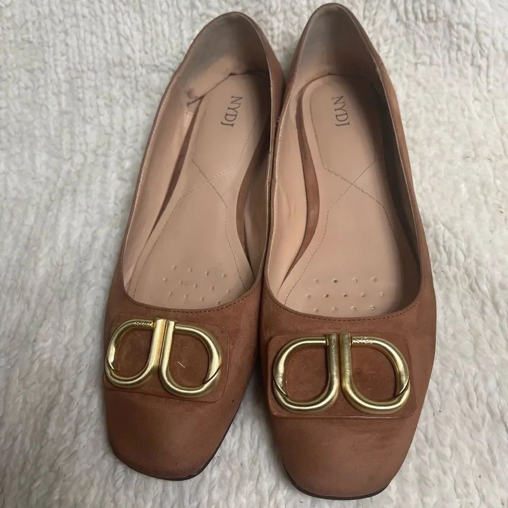 NYDJ Faiza leather Suede Cognac Slip-On Flats SZ9M Brass accent.